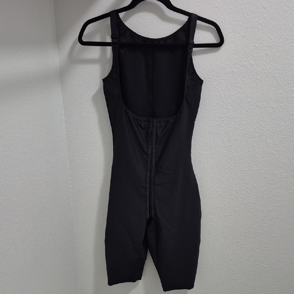 Isavella Black Hook and Eye Closure BYOB Shapewear Size M